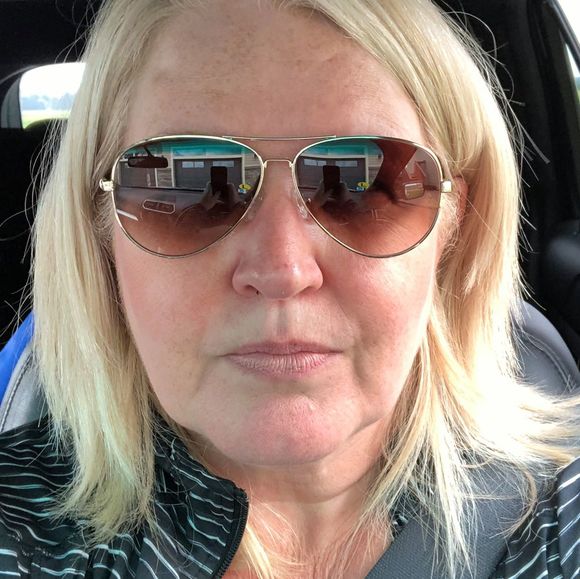 Meet your Posher, Sharon - Picture 1 of 1